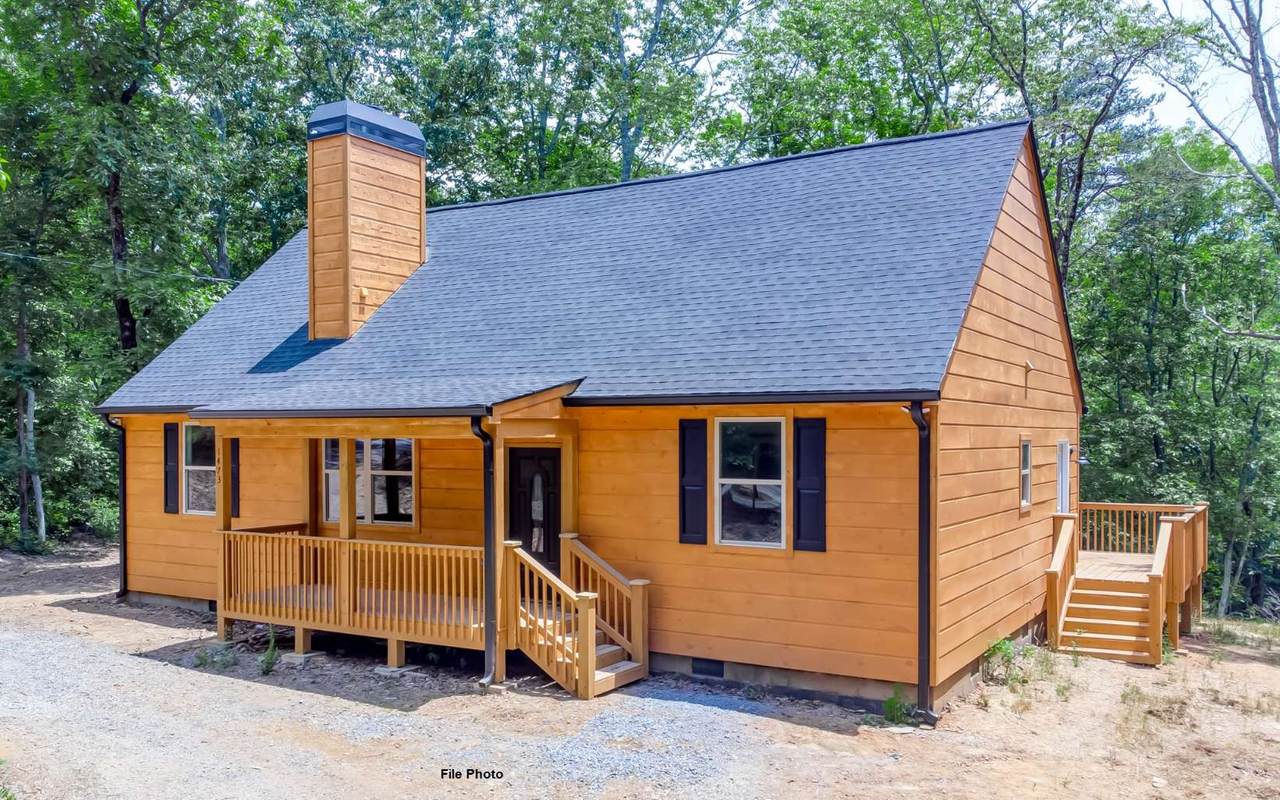 1476 Hanna Drive - Photo 1