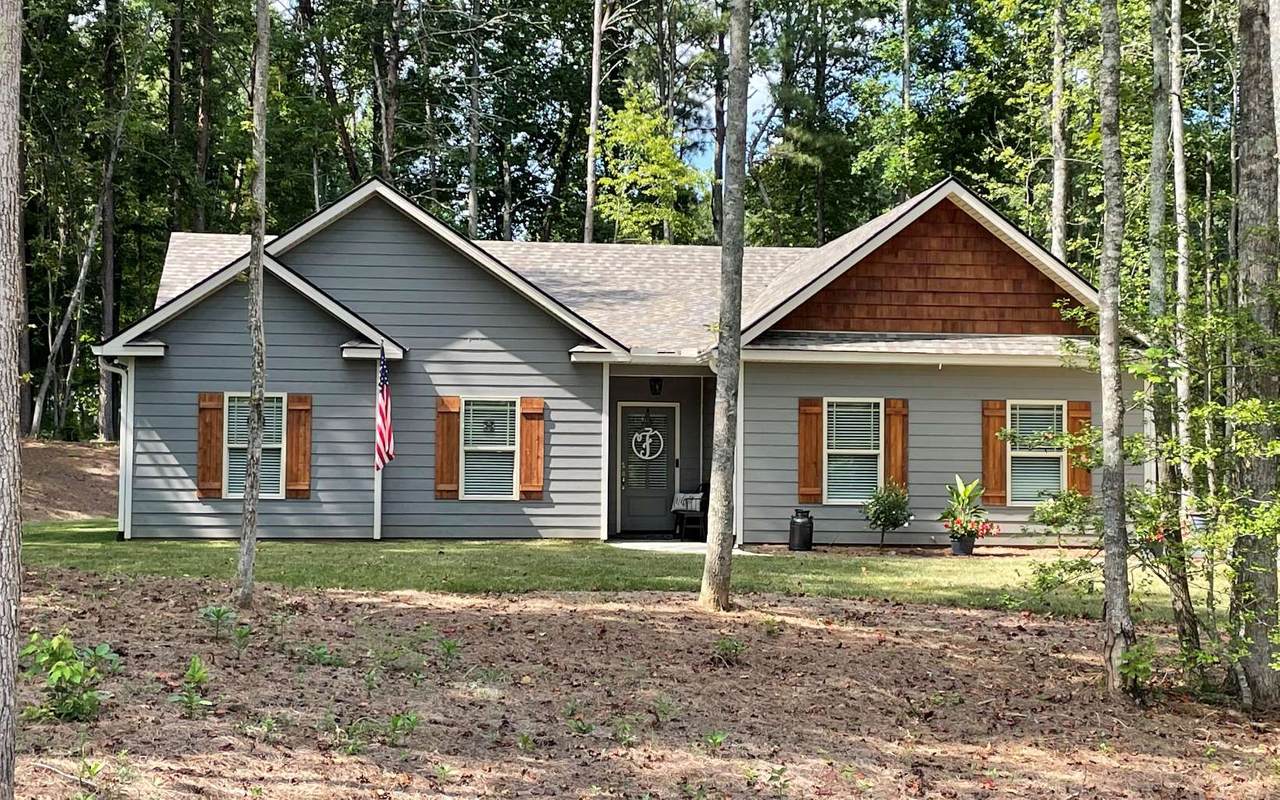 241 Simmons Dr - Photo 1