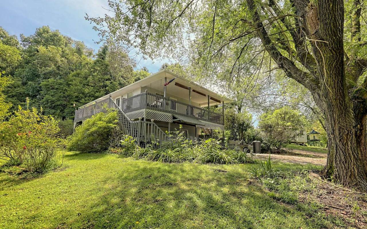 251 Vineyard Rd. - Photo 1