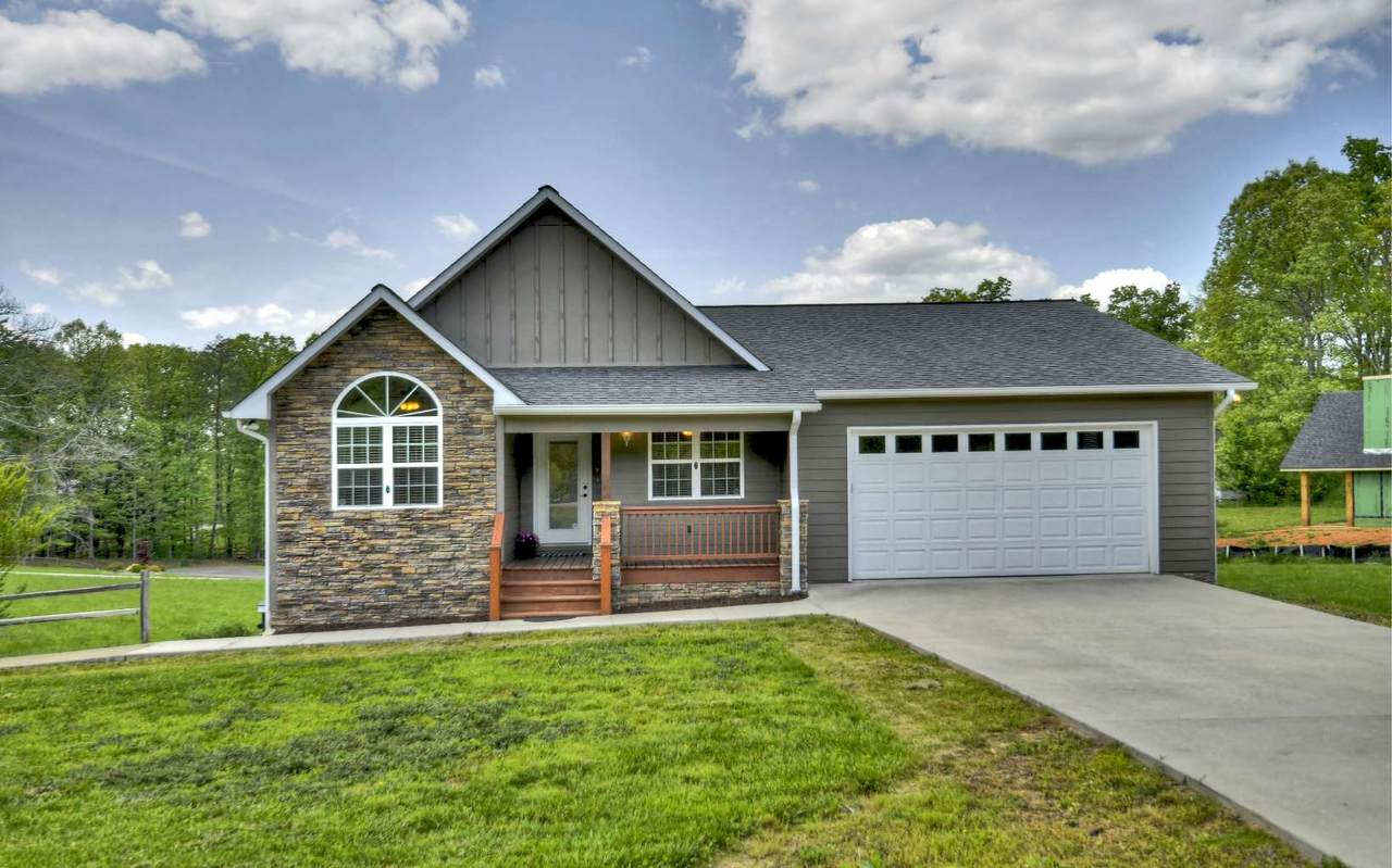 27 Farmers Circle - Photo 1