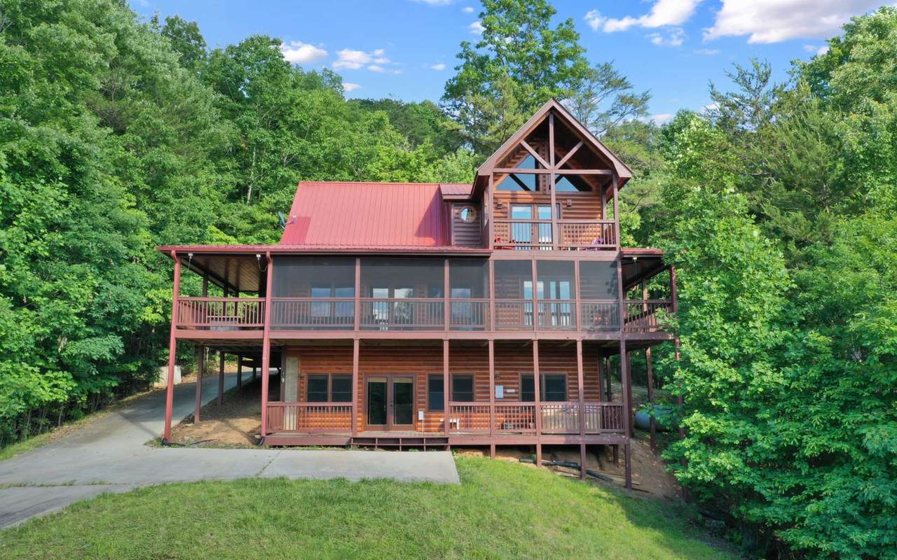 433 Spruce Circle - Photo 1