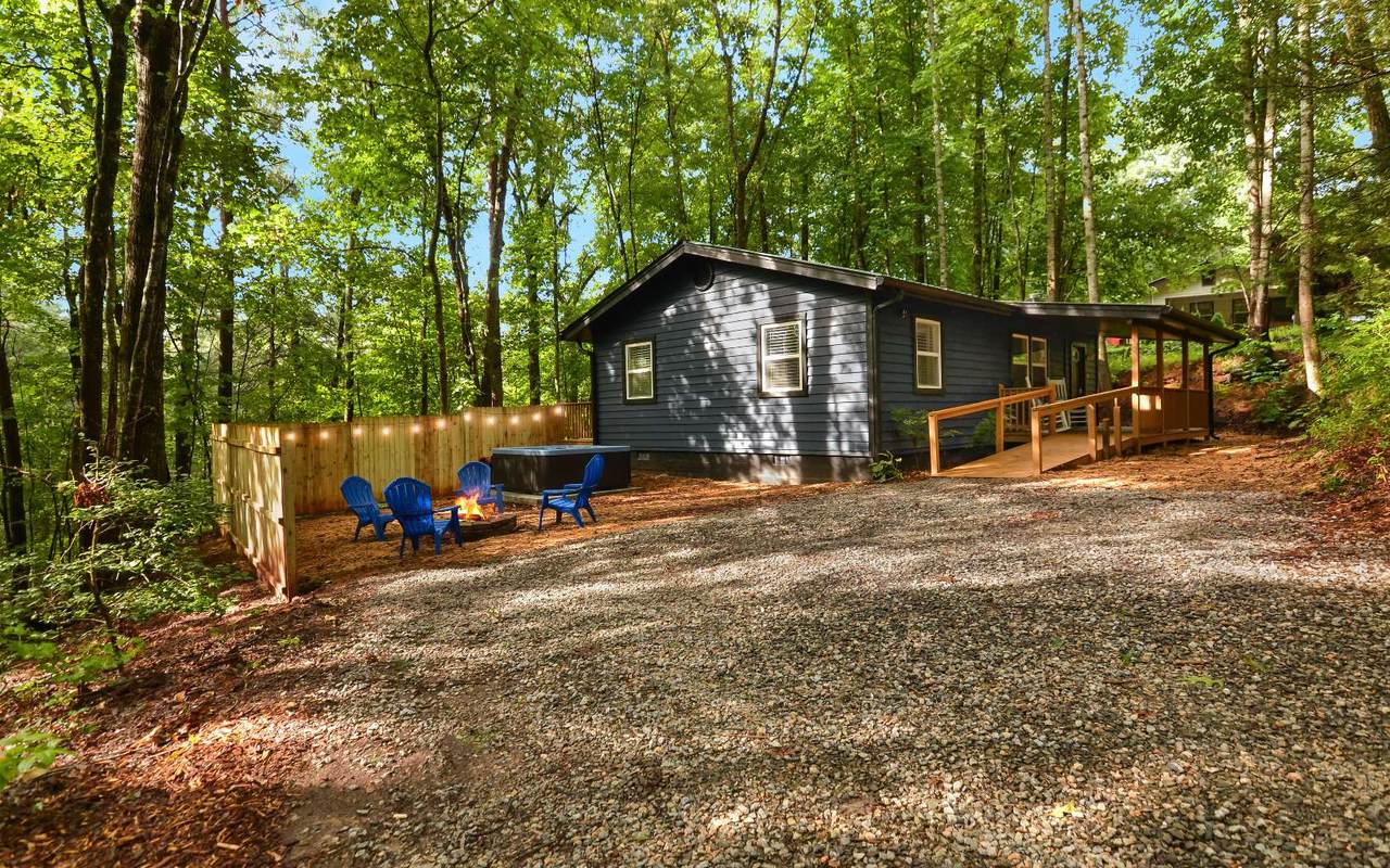131 Mystic Lane - Photo 1