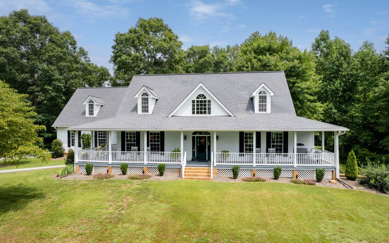 552 Dalrymple Circle - Photo 1