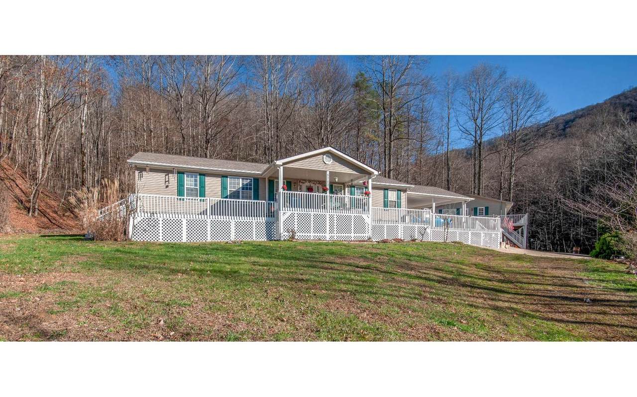 5707 5707 BOILING SPRINGS - Photo 1