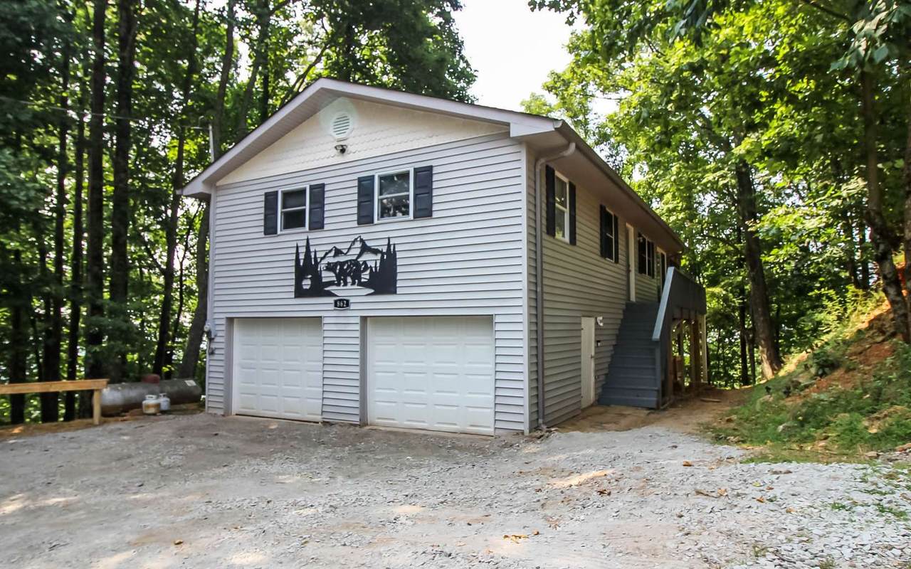 862 Walnut Ridge - Photo 1