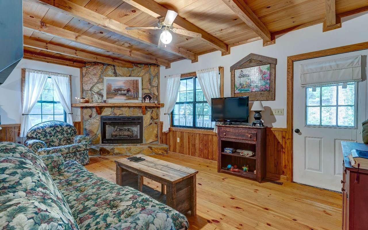 201 Sunrock Mountain Rd - Photo 1