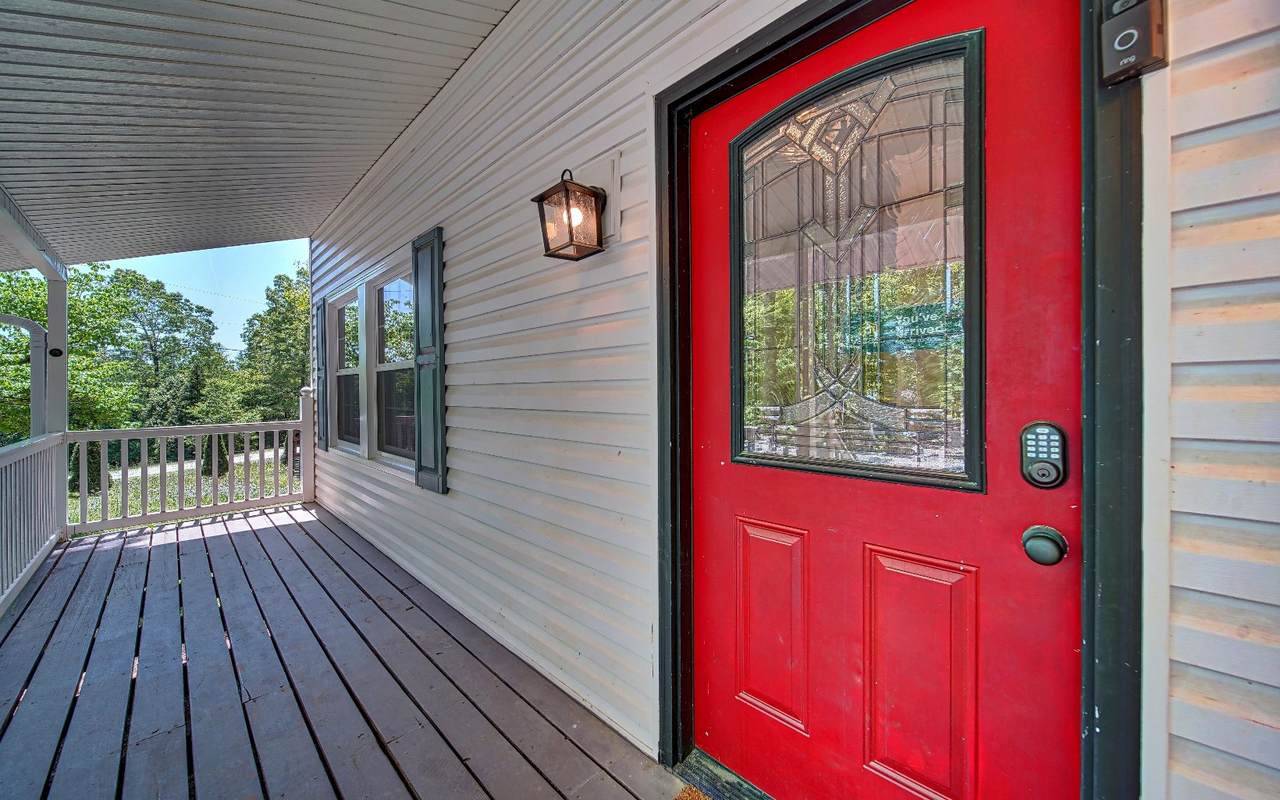 100 Windy Valley Ln - Photo 1