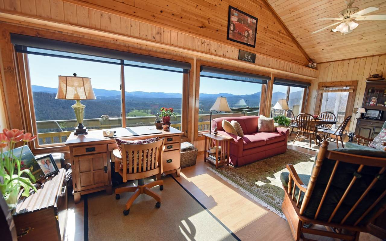 722 Mountain Top Road - Photo 1