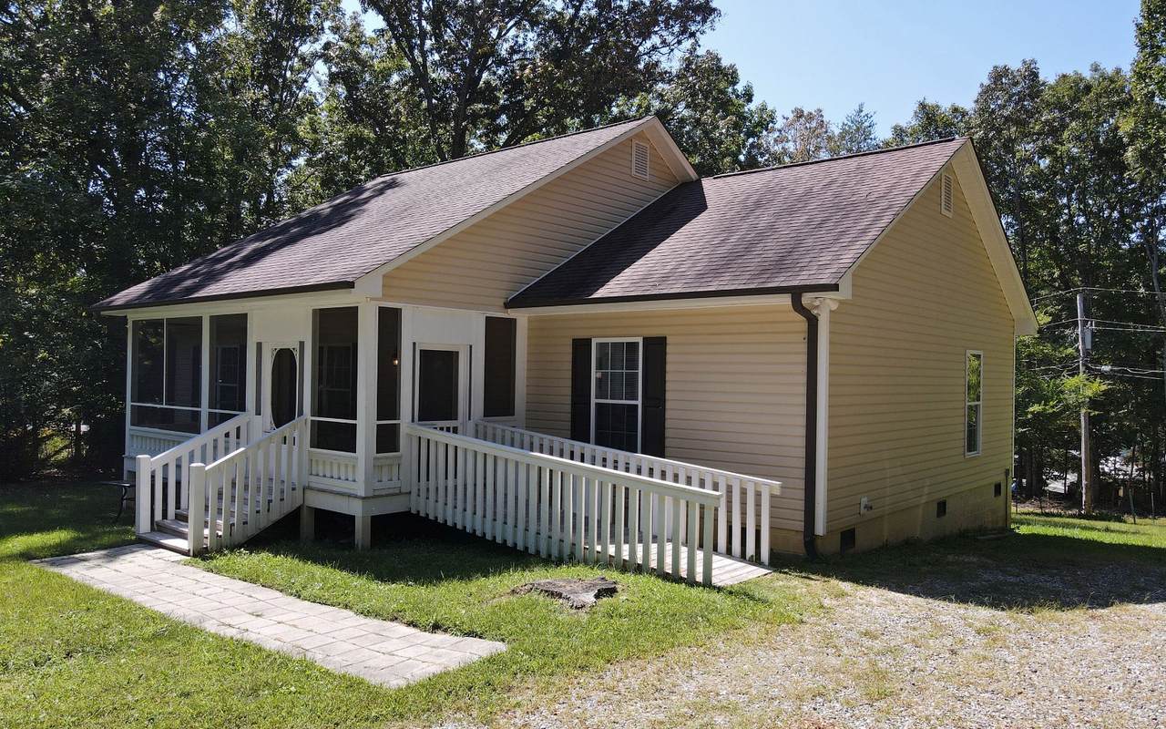 489 Sawmill Rd - Photo 1