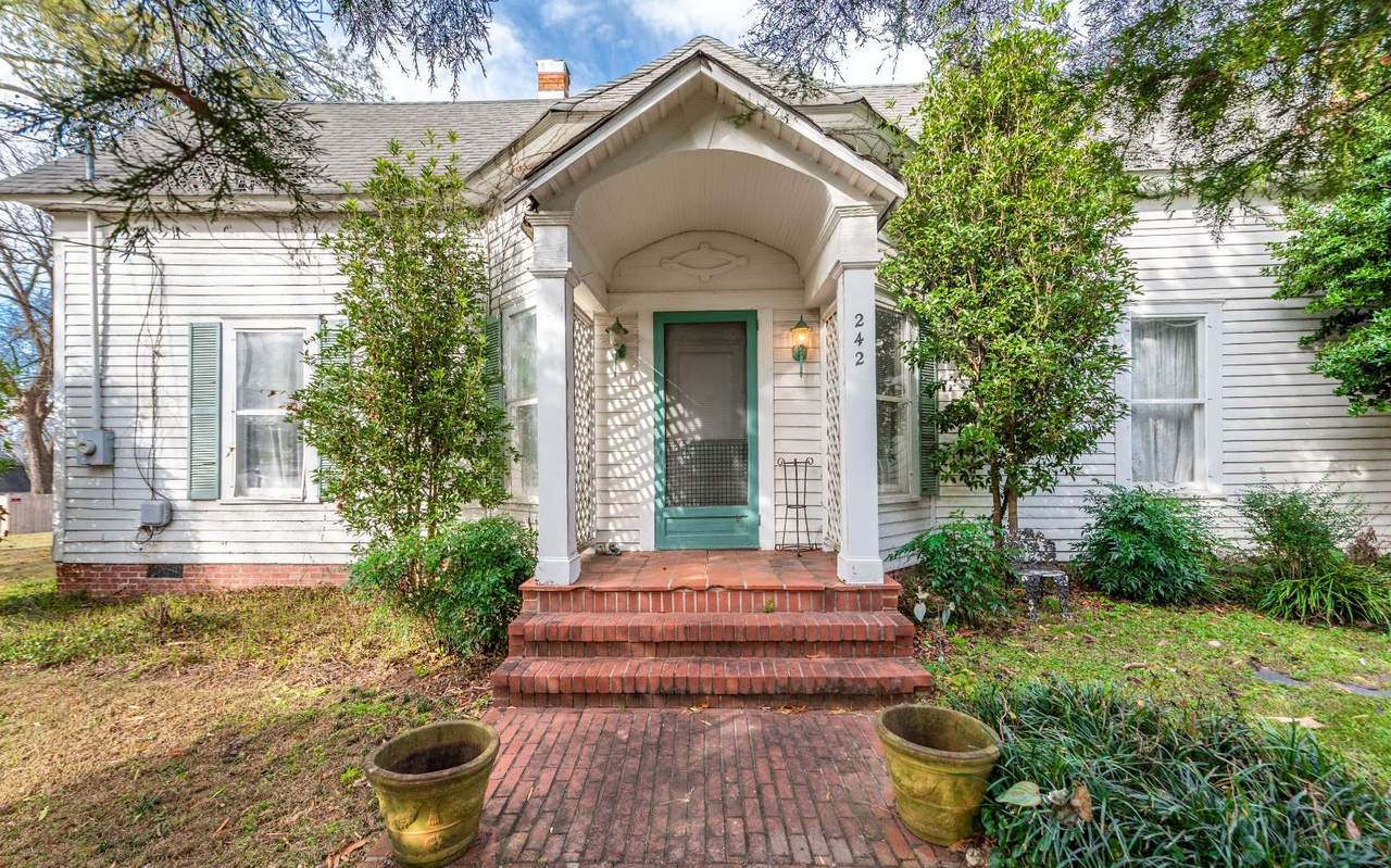 242 Calhoun Street - Photo 1