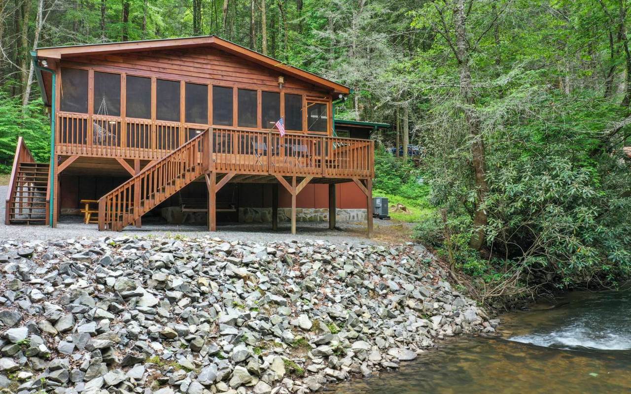 400 Hemlock Trail - Photo 1