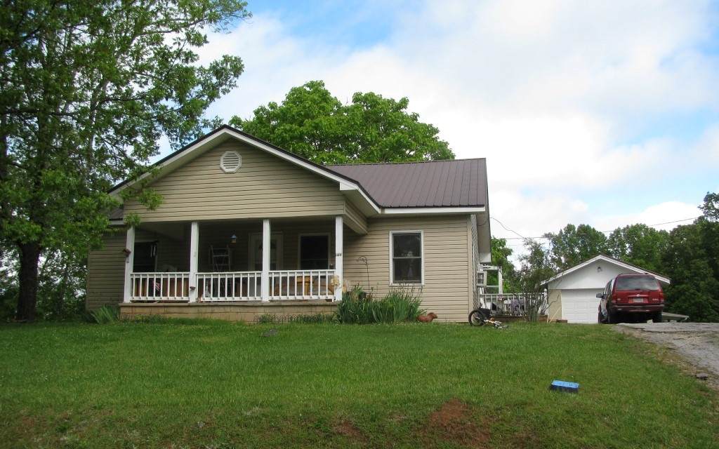 207 Bell Street - Photo 1