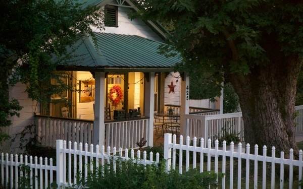 425 First Street - Photo 1