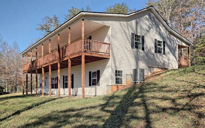 172 Tina's Court - Photo 1