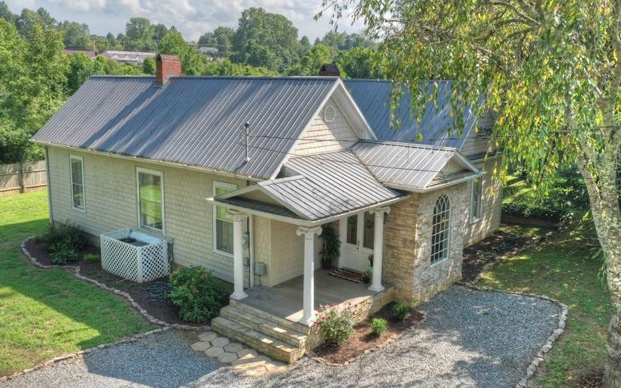 222 Ada Street - Photo 1