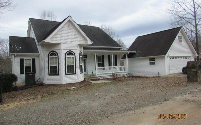 457 Oakmont Drive - Photo 1
