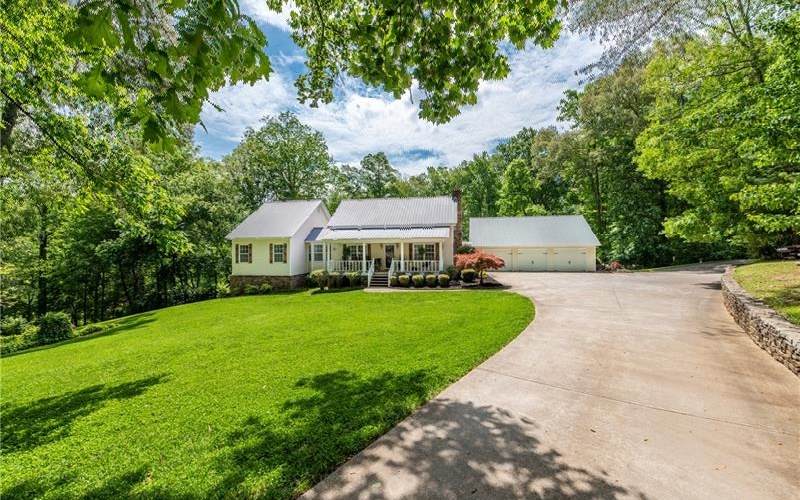 862 Bessie Lane - Photo 1
