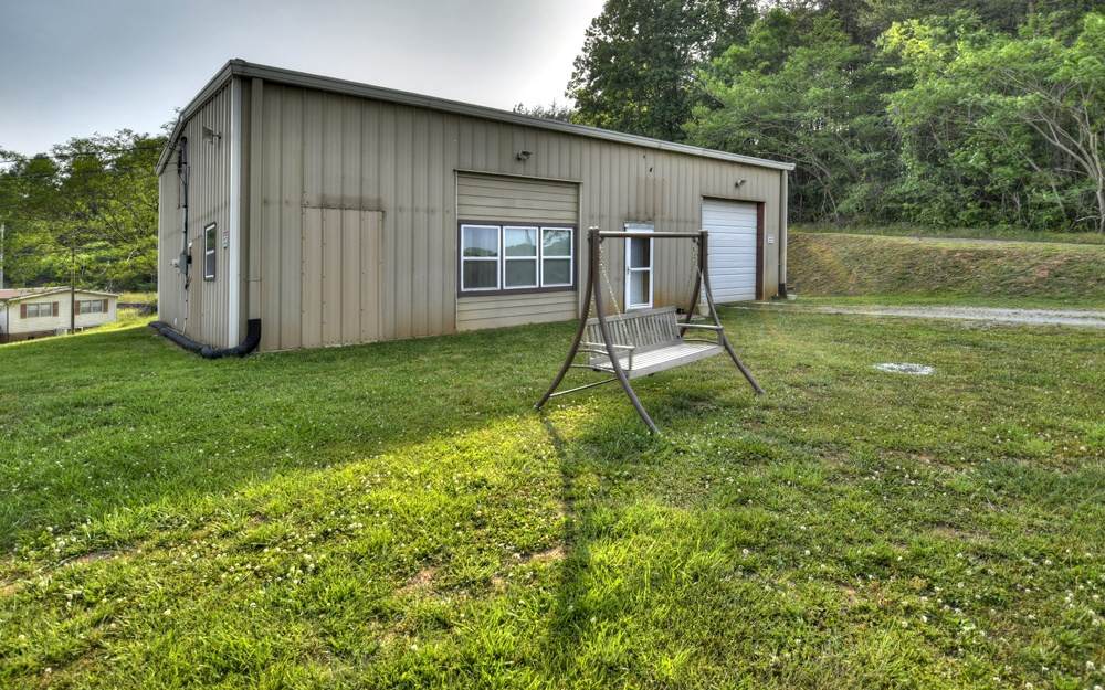 107 Barkers Circle - Photo 1