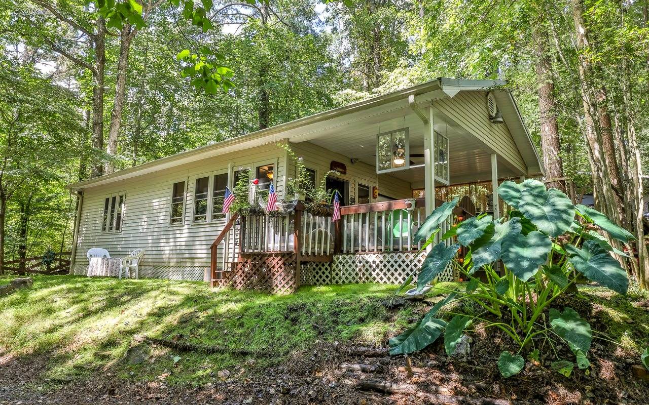 106 17TH ST - Photo 1