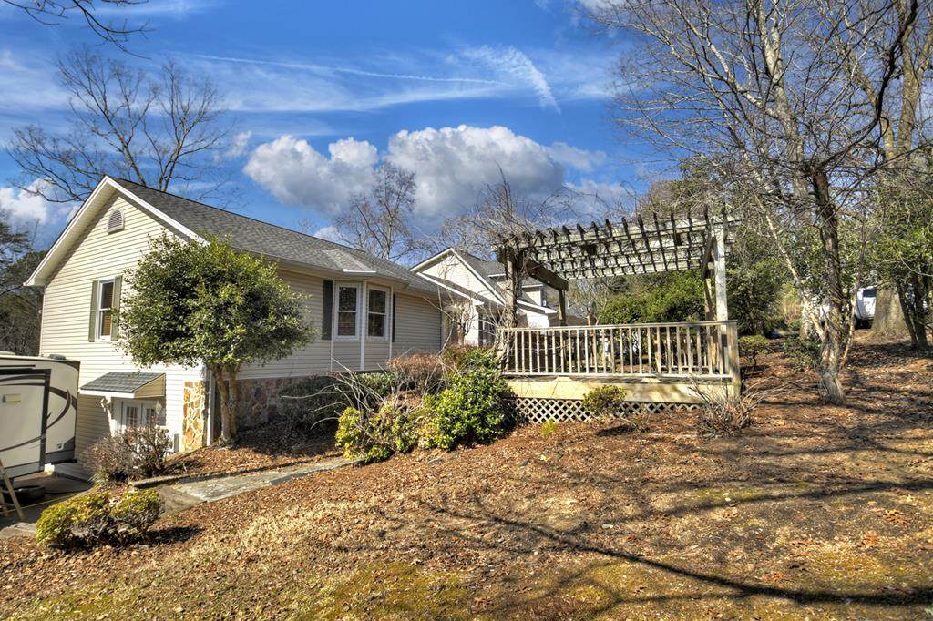 140 Woodland Drive - Photo 1