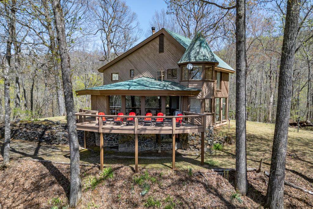 425 Running Deer Lane - Photo 1
