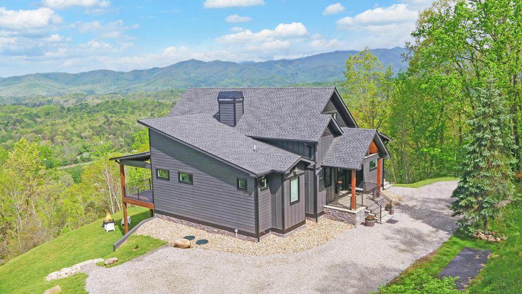 433 Hawkeye Trail - Photo 1