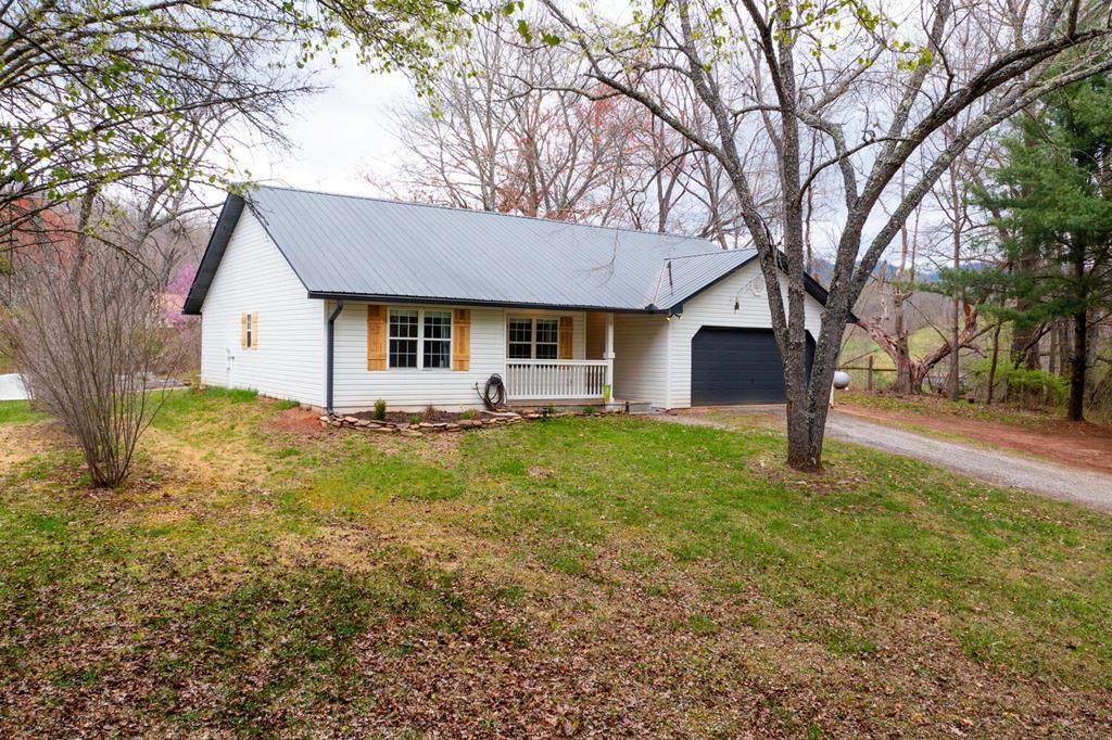 943 Chatuge Lane - Photo 1