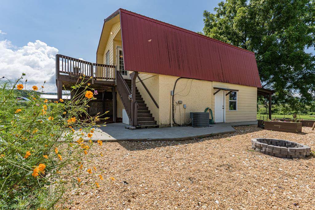 242 Deer Way - Photo 1
