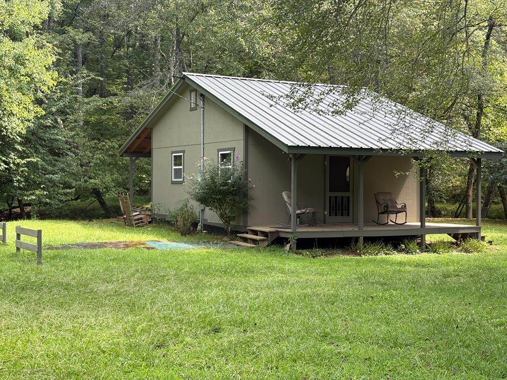 141 Friendship Lane - Photo 1
