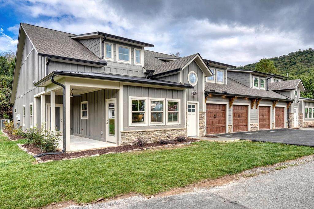 98 Brett Way - Photo 1