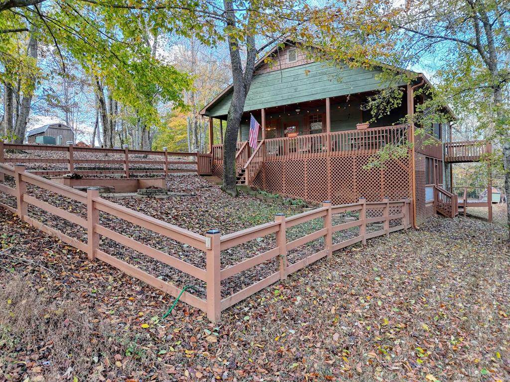 102 Maple Lane - Photo 1