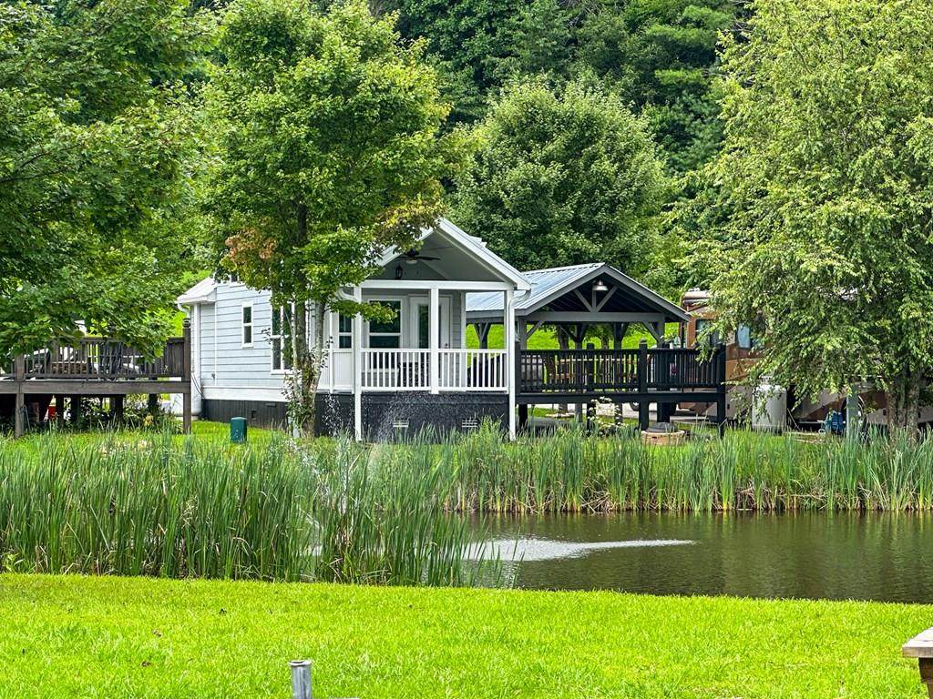 8 Mountain Meadows Drive - Photo 1