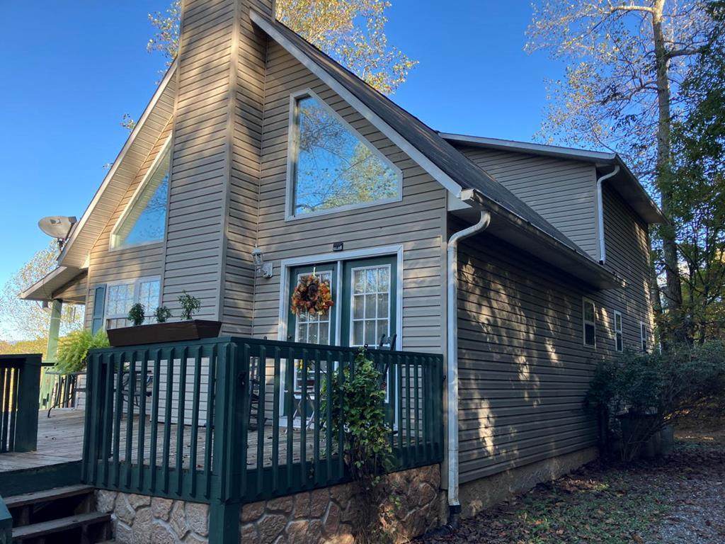 121 White Oak Drive - Photo 1