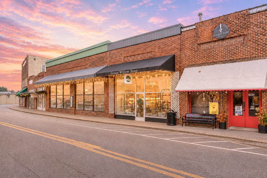 28 Main Street - Photo 1