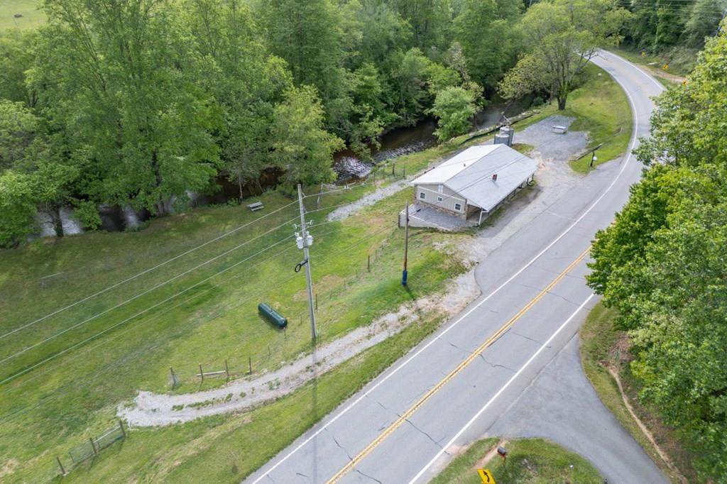 4494 Gainesville Hwy - Photo 1