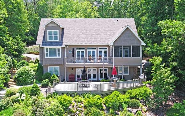 1270 Laurel Lane - Photo 1