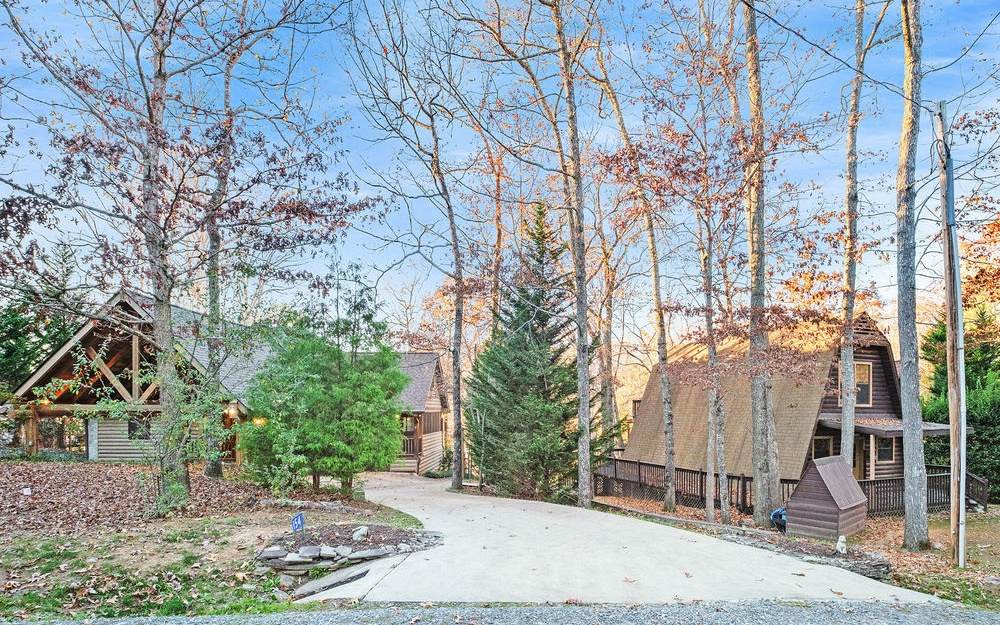 154 Lake Cove Circle - Photo 1