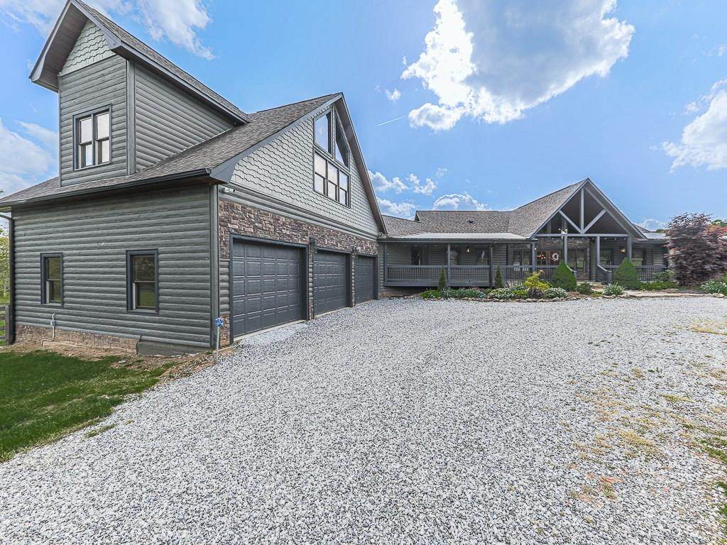 42 Lone Pine Drive - Photo 1