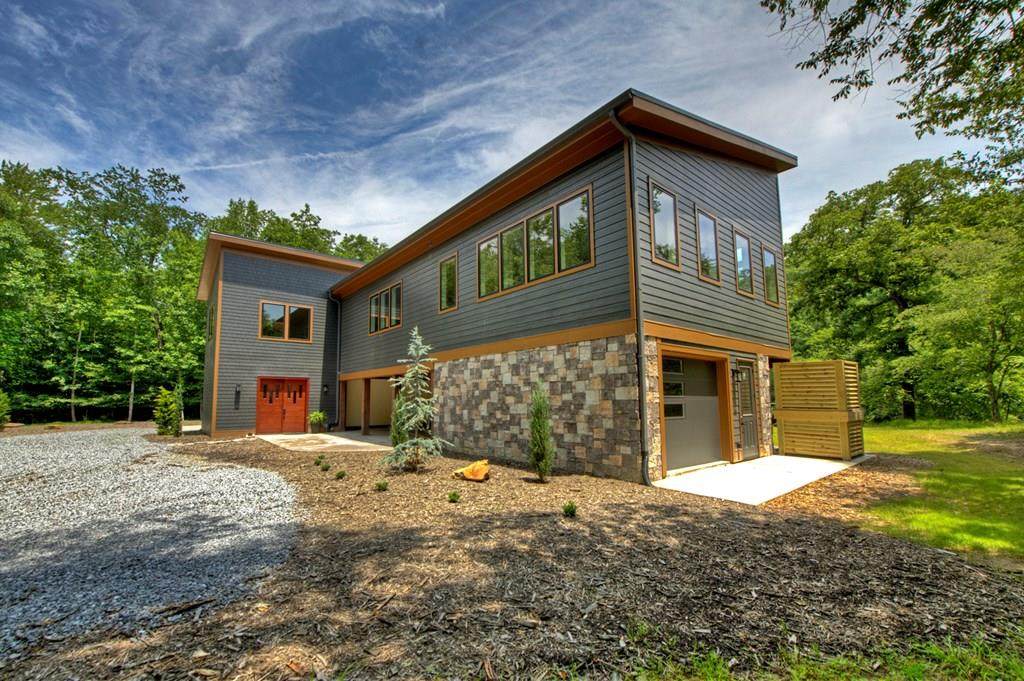 494 Riverbend Manor - Photo 1