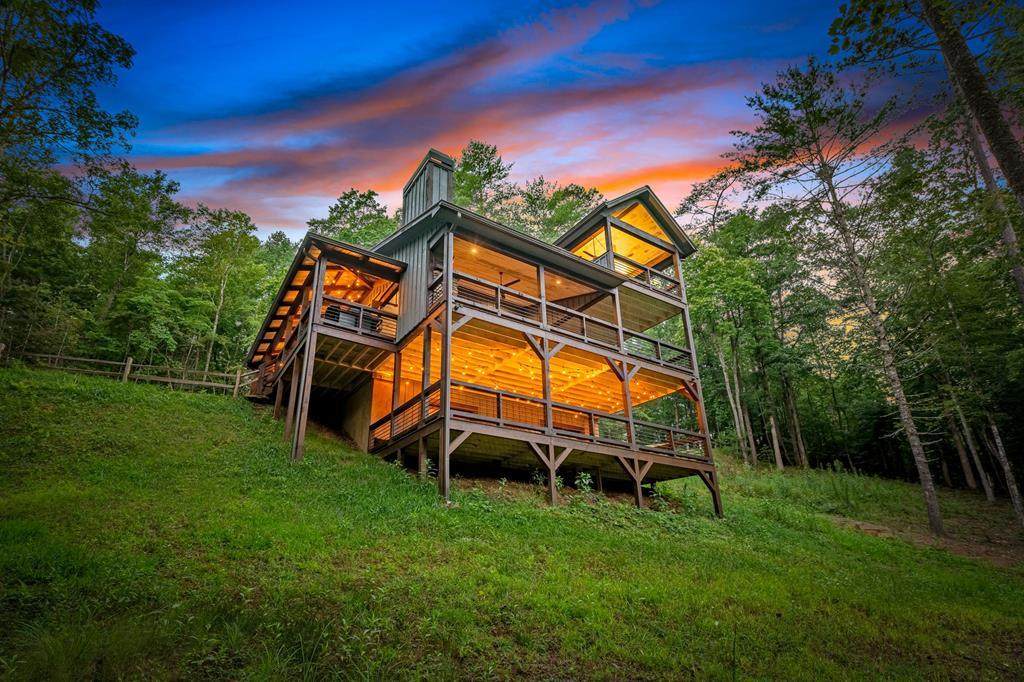 215 Twin Creeks - Photo 1