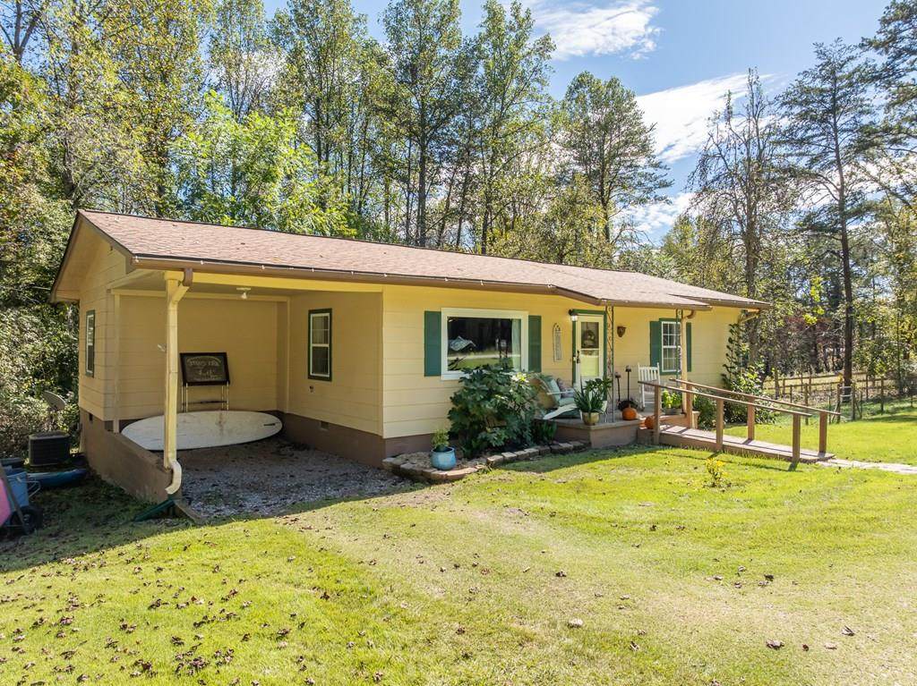 1813 John Smith Road E - Photo 1