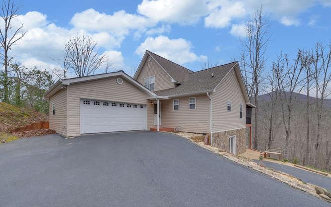 730 Deer Lane - Photo 1