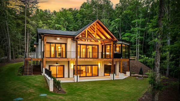 320 Twin Brook Drive - Photo 1