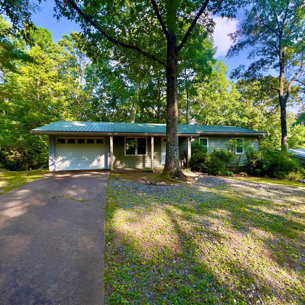 685 Davis Road - Photo 1