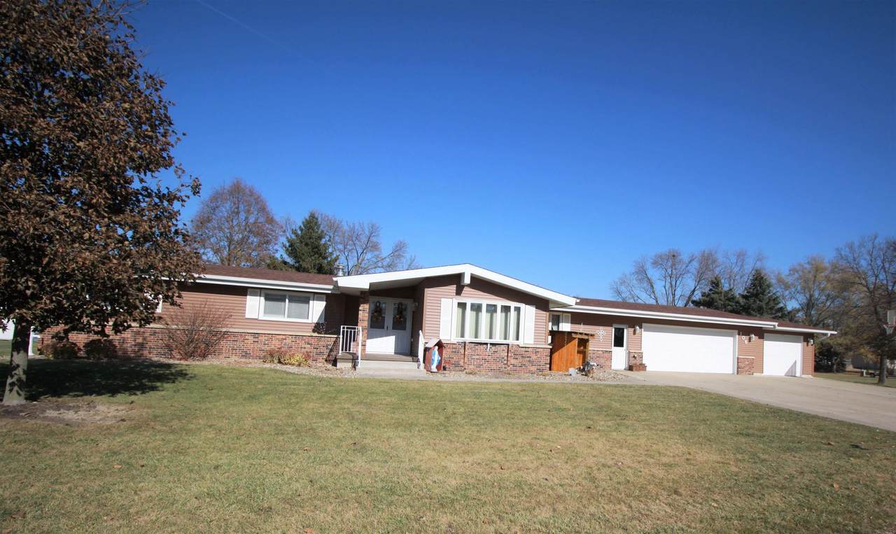 108 Crescent Drive - Photo 1