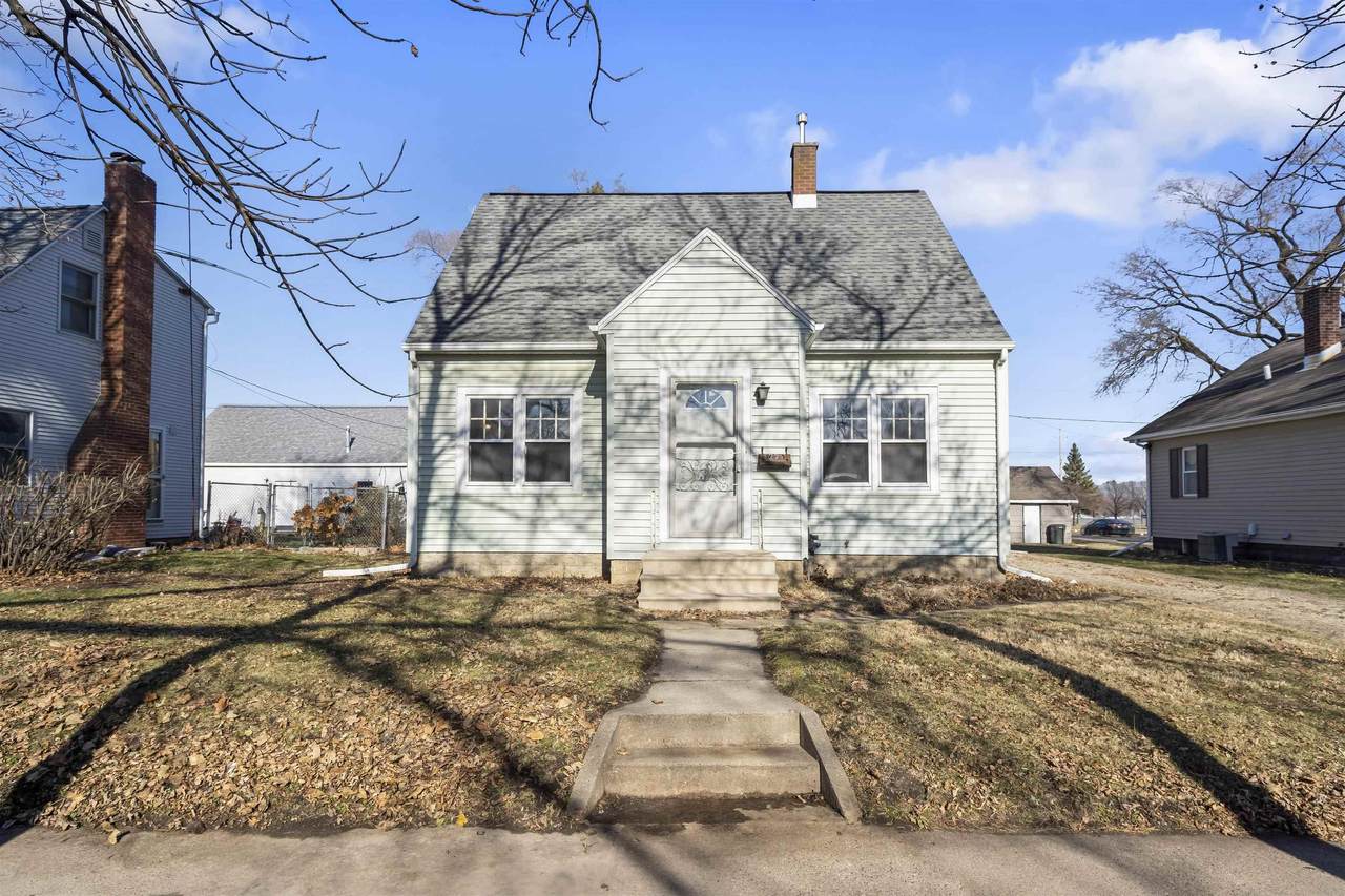 1657 Bertch Avenue - Photo 1