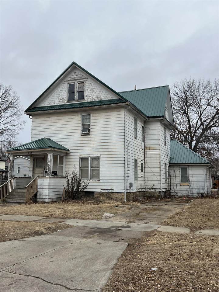 264 Baltimore Street - Photo 1