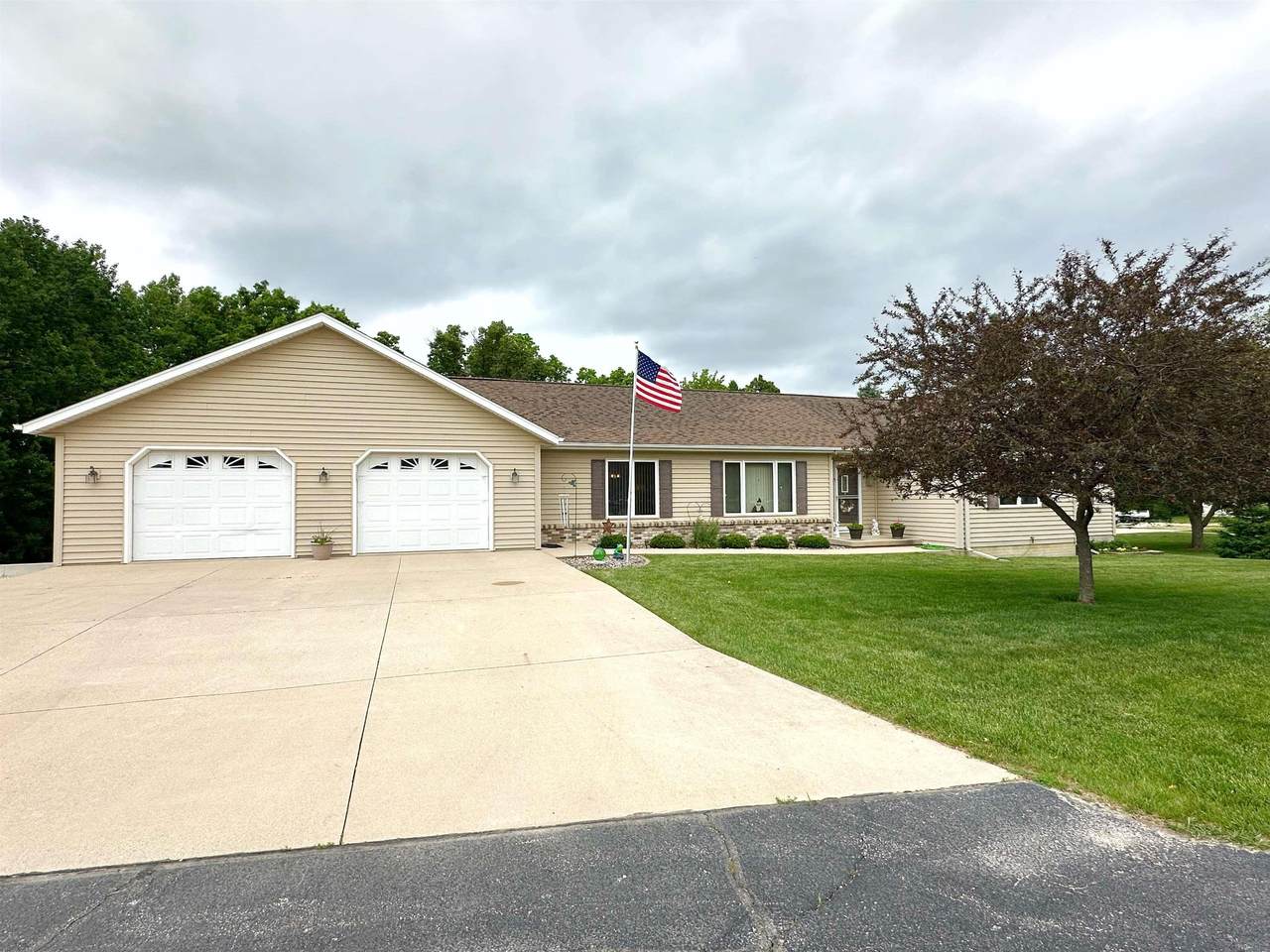 1634 Hickory Hill Road - Photo 1