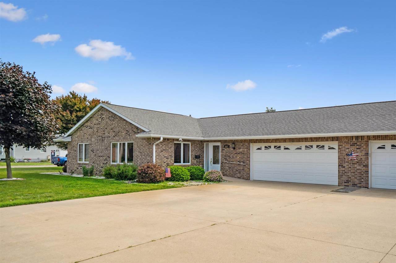 1015 Main Street - Photo 1