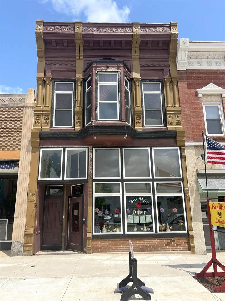 721 Main St - Photo 1